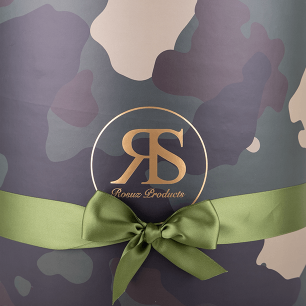 Camouflage cadeau box met groene strik